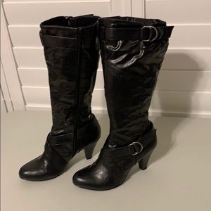 Darby Black Boots 8M